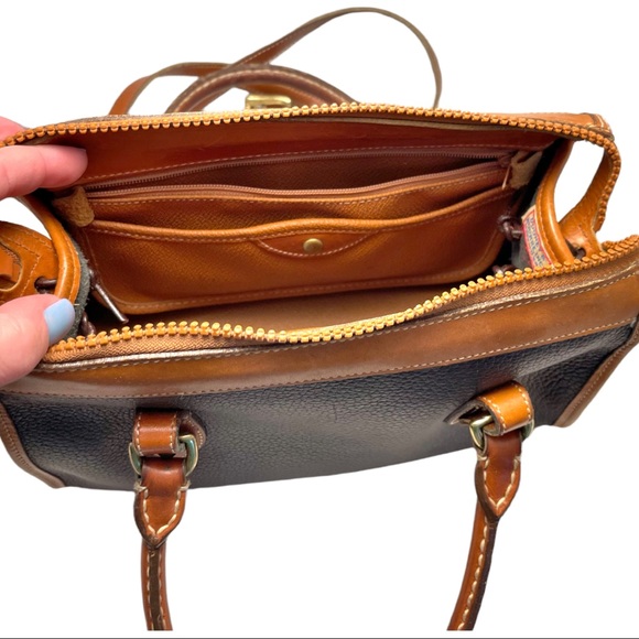 Vintage Dooney & Burke- Black/Brown Leather Handbag w/ Shoulder Strap - Picture 9 of 12